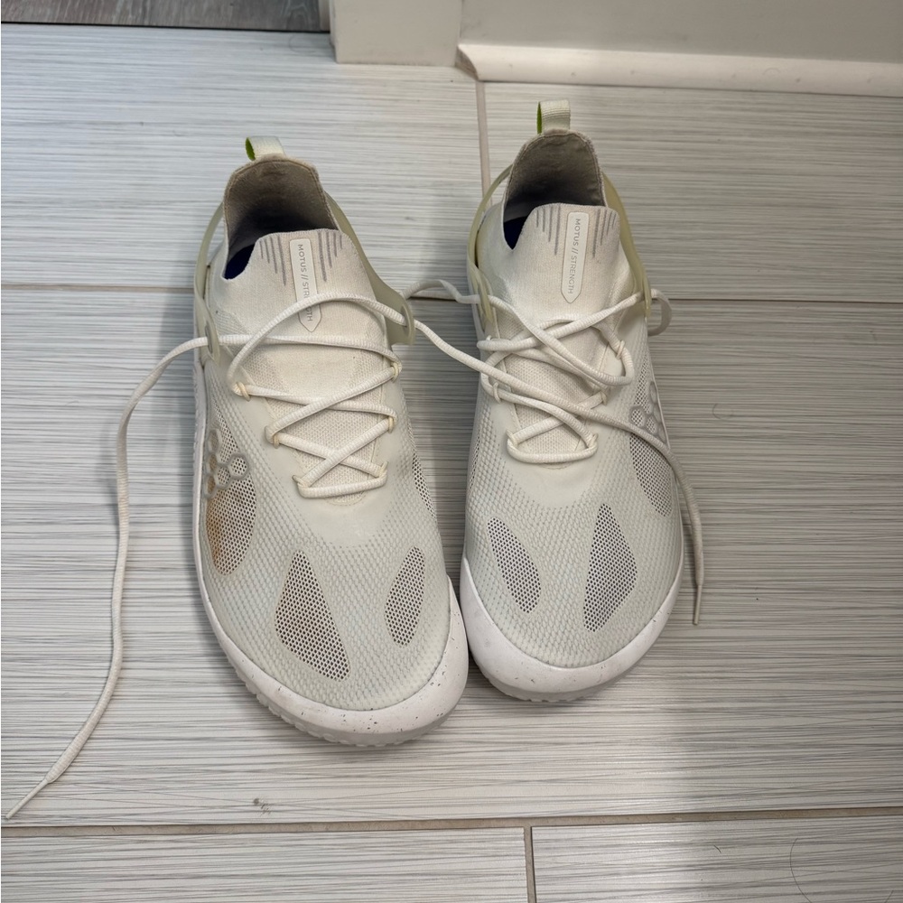 Vivo Barefoot Motus Strength